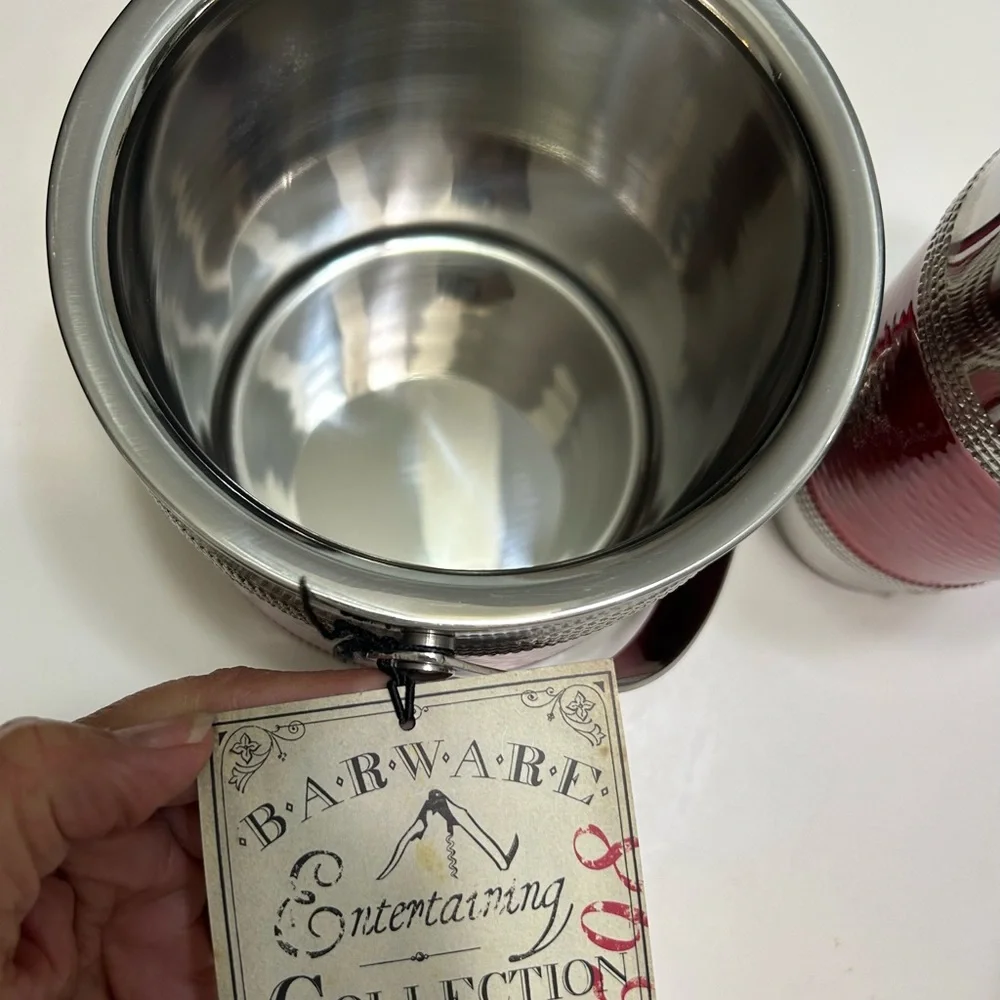 NWT BEAUTIFUL 4 PIECE BARWAR SET  icebucket/shaker/2brocade martini glasses